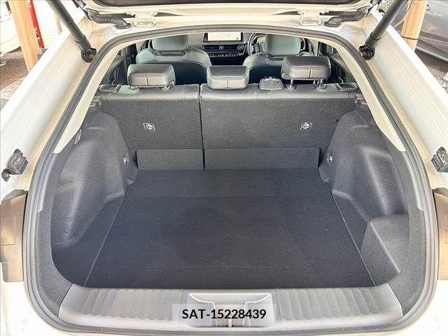 Toyota PRIUS 2023-04 282132-16