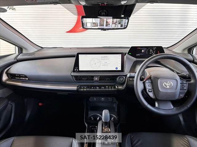 Toyota PRIUS 2023-04 282132-1
