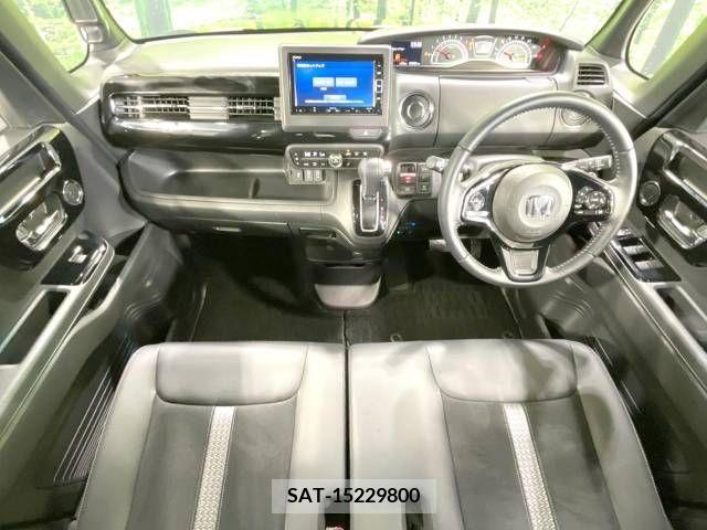 Honda N BOX 2022-01 384674-1
