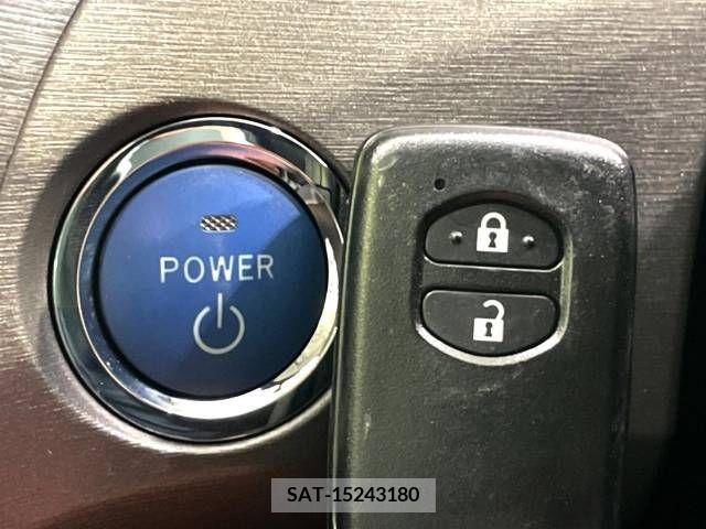 Toyota PRIUS 2012-02 366475-4