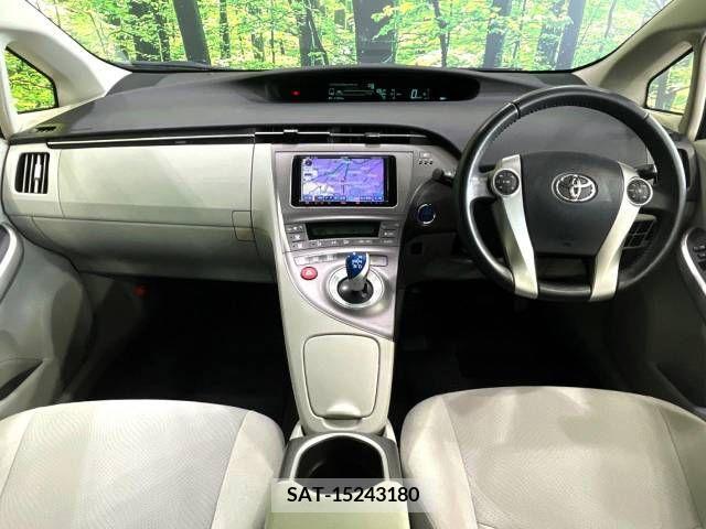Toyota PRIUS 2012-02 366475-1