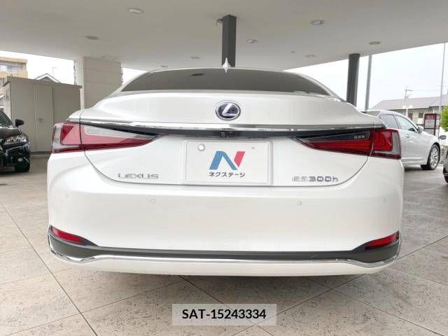 Lexus ES 2019-12 300400-16