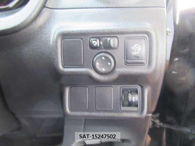 Nissan NOTE 2013-02 372686-6