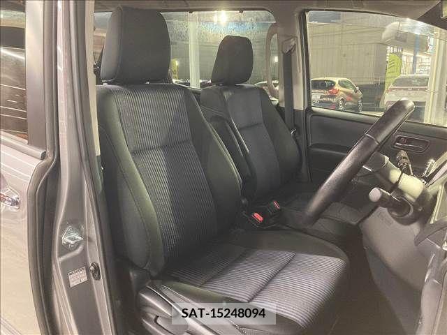 Toyota VOXY 2015-09 370342-10