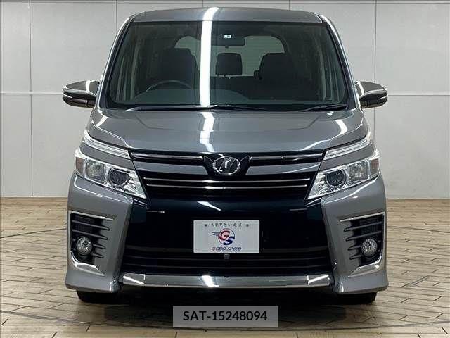 Toyota VOXY 2015-09 370342-2