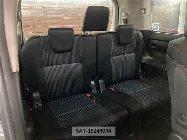Toyota VOXY 2015-09 370342-12