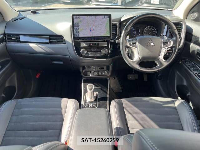 Mitsubishi OUTLANDER PHEV 2018-11 219083-1
