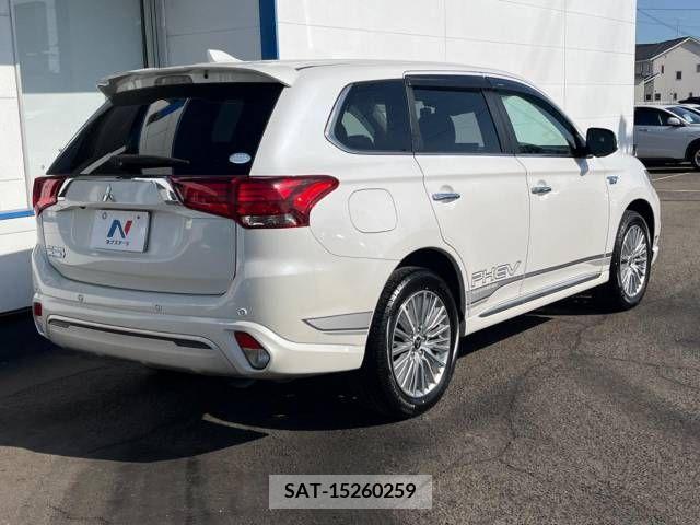 Mitsubishi OUTLANDER PHEV 2018-11 219083-17