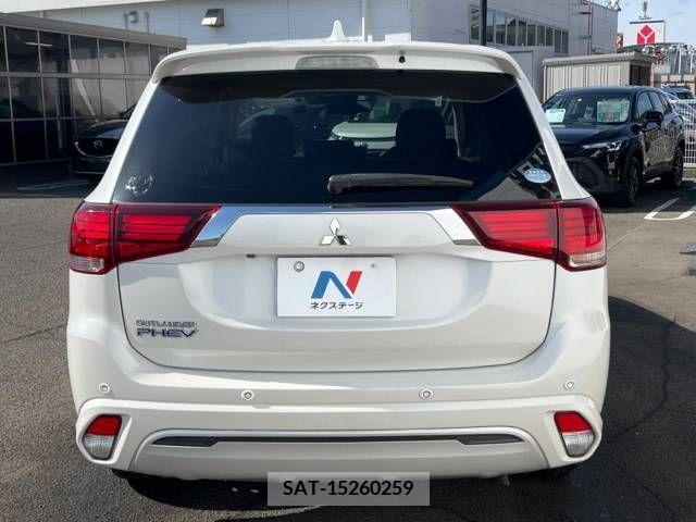 Mitsubishi OUTLANDER PHEV 2018-11 219083-15