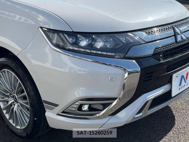 Mitsubishi OUTLANDER PHEV 2018-11 219083-12