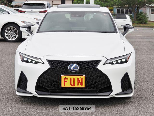 Lexus IS 2021-03 297916-1