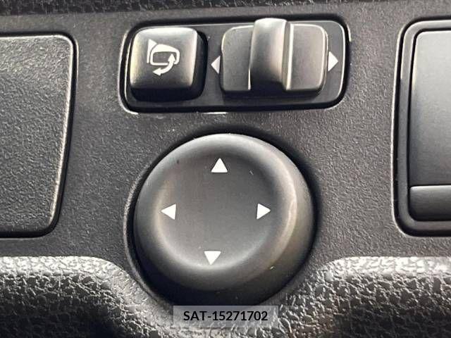 Nissan NOTE 2013-10 302320-6