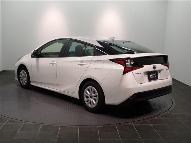 Toyota PRIUS 2021-08 9538-6