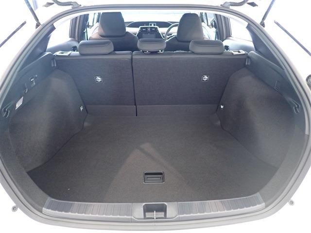 Toyota PRIUS 2021-08 9538-28
