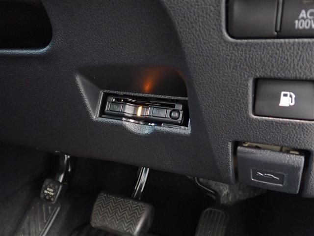 Toyota PRIUS 2021-08 9538-14