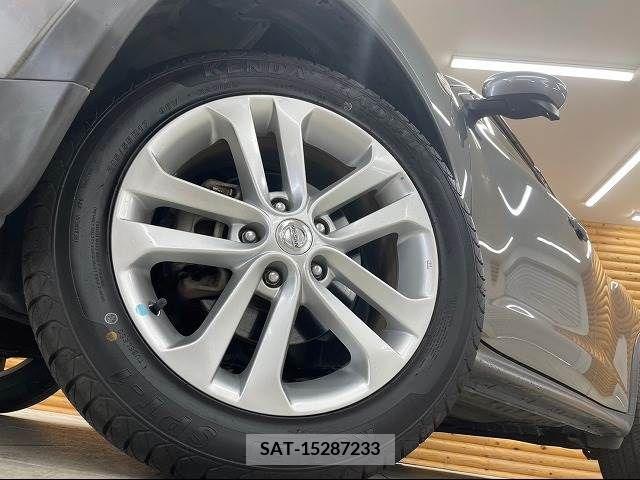 Nissan JUKE 2011-08 241719-10