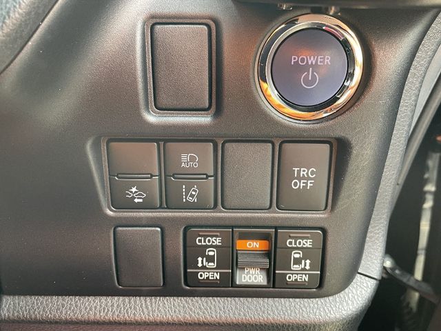 Toyota NOAH HYBRID 2021-08 190362-18