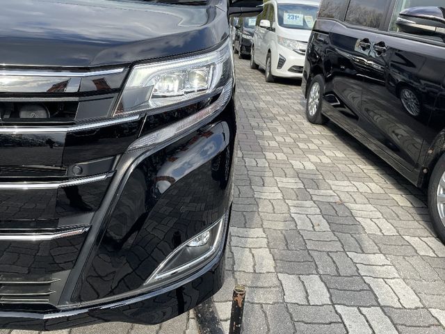 Toyota NOAH HYBRID 2021-08 190362-27
