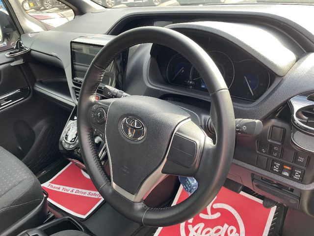 Toyota NOAH HYBRID 2021-08 190362-9