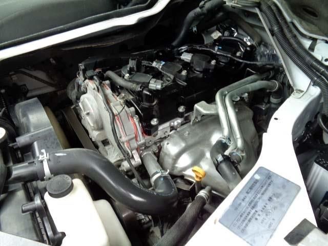 Nissan NV350 Caravan 2018-11 7700-3