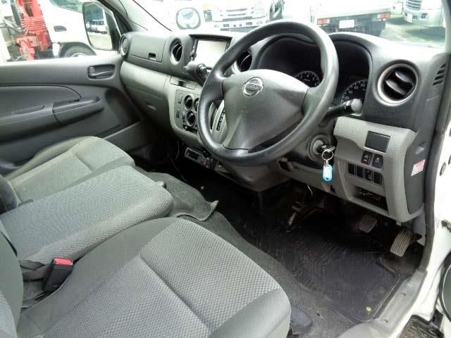 Nissan NV350 Caravan 2018-11 7700-2