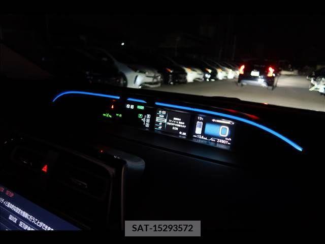 Toyota PRIUS 2018-02 247484-11