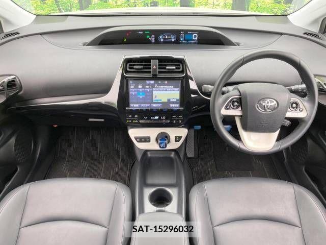 Toyota PRIUS 2016-07 366495-1