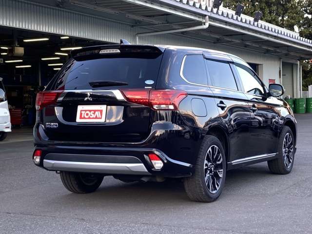 Mitsubishi OUTLANDER PHEV 2015-08 29233-1