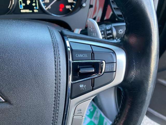 Mitsubishi OUTLANDER PHEV 2015-08 29233-15