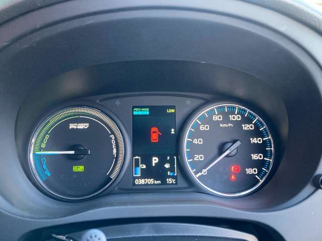 Mitsubishi OUTLANDER PHEV 2015-08 29233-11