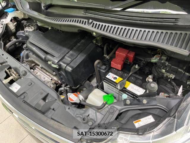 Nissan ROOX 2010-03 325875-18