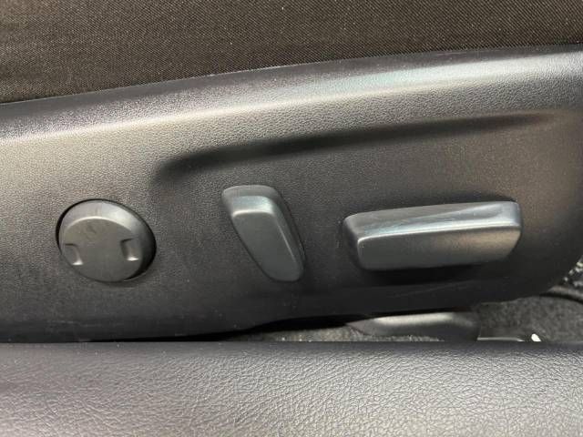 Toyota MARK X 2013-08 181534-5