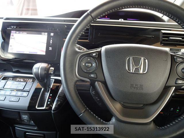 Honda e 2015-09 331458-15