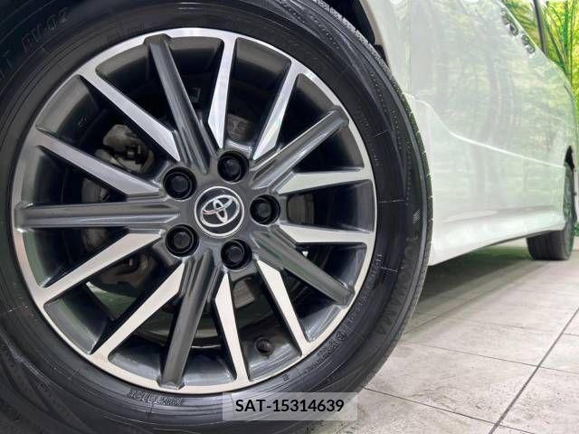 Toyota VOXY 2017-06 376780-14