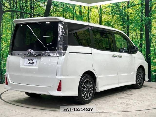 Toyota VOXY 2017-06 376780-18