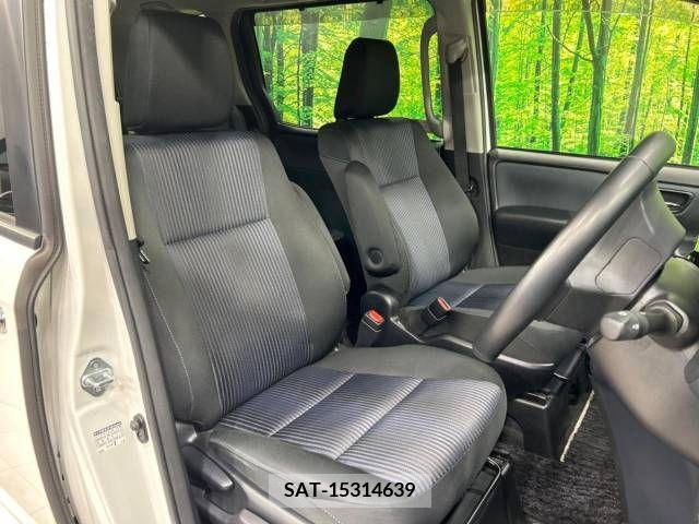 Toyota VOXY 2017-06 376780-8