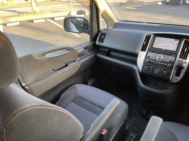 Nissan SERENA 2009-06 194563-9