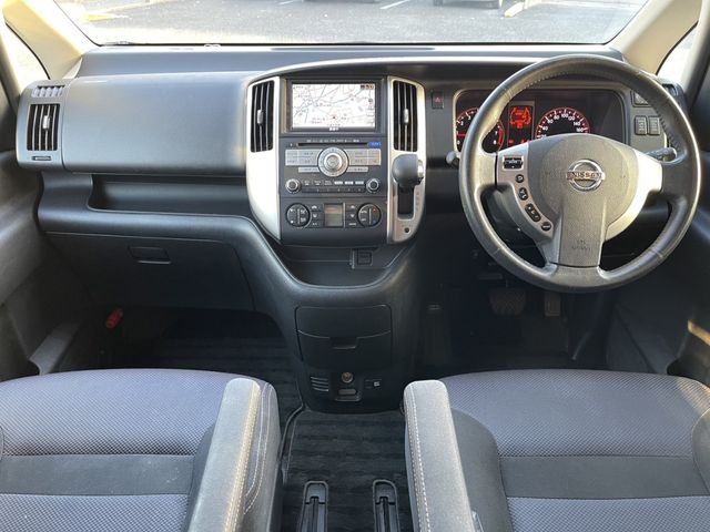 Nissan SERENA 2009-06 194563-4