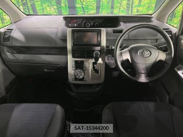 Toyota VOXY 2010-01 321313-1