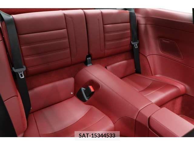 Porsche 911 2021-06 375365-10