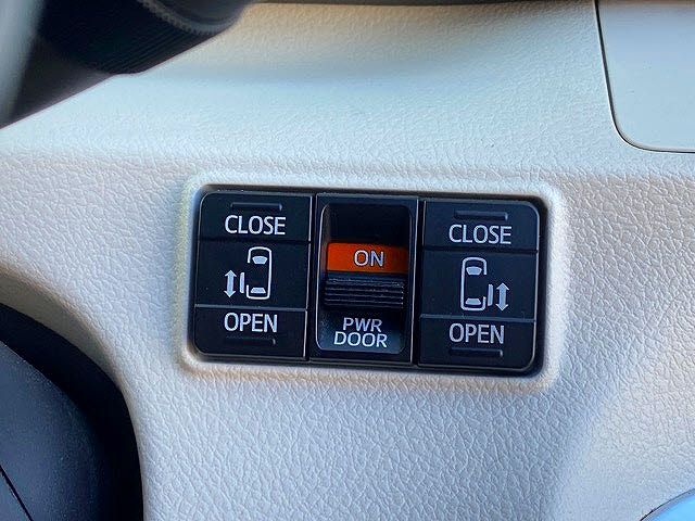 Toyota SIENTA 2017-02 182870-17
