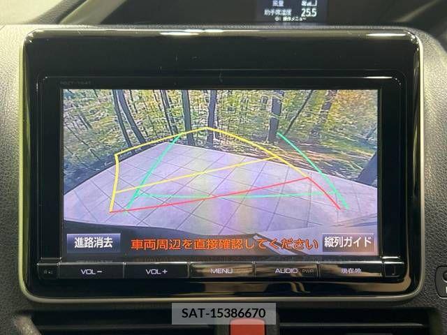Toyota VOXY 2016-03 331665-3