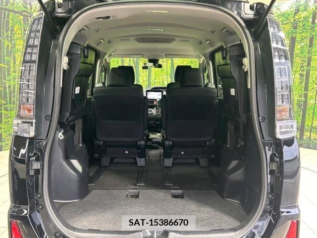 Toyota VOXY 2016-03 331665-11
