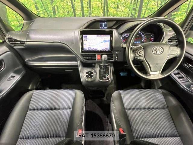 Toyota VOXY 2016-03 331665-1