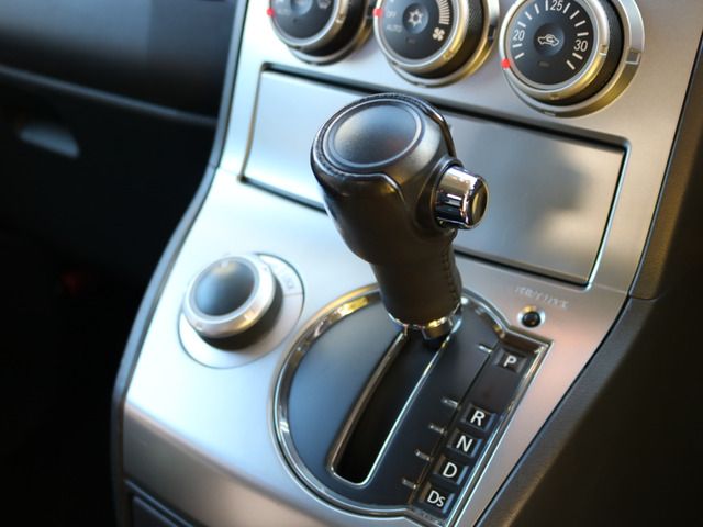 Mitsubishi DELICA D5 2010-08 5424-3