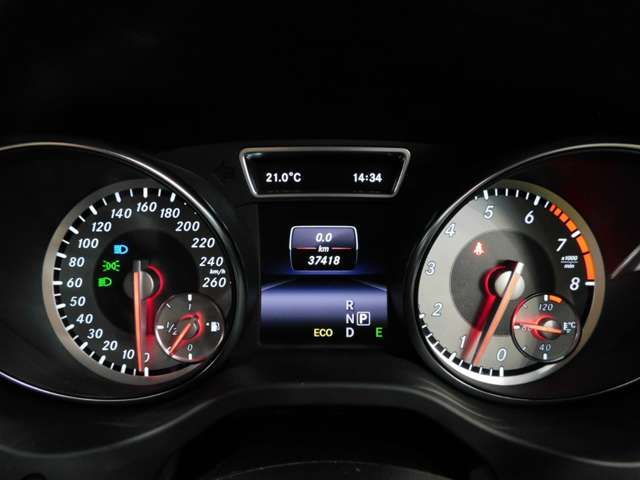Mercedes Benz CLA-CLASS 2014-09 8472-15