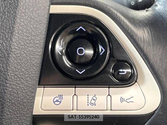 Toyota PRIUS PHV 2017-06 330025-5