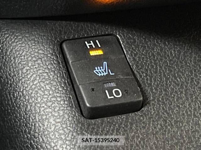 Toyota PRIUS PHV 2017-06 330025-6