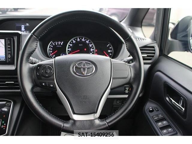 Toyota VOXY 2015-03 382539-16