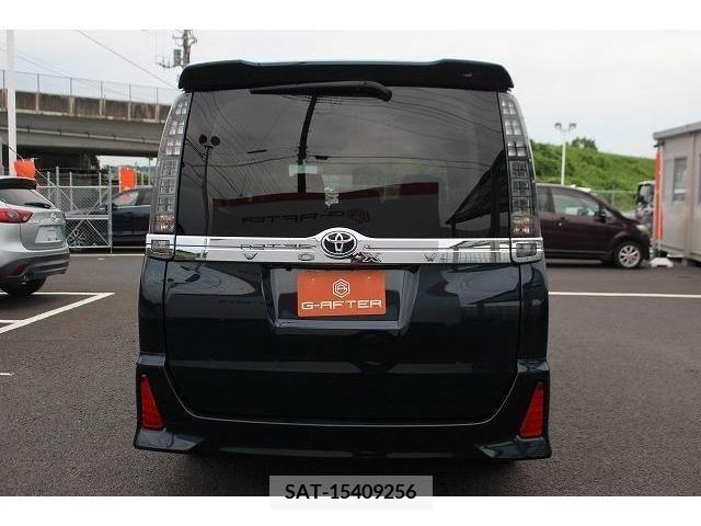 Toyota VOXY 2015-03 382539-7
